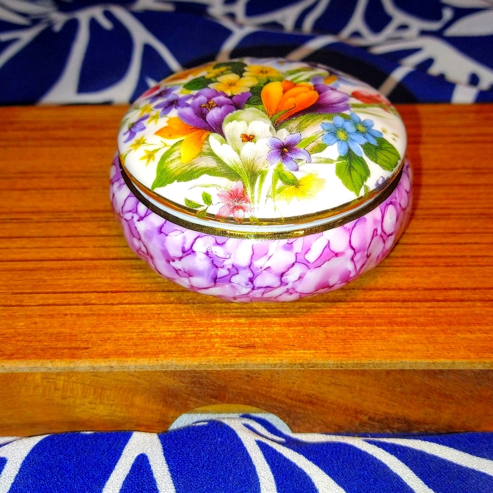 Porcelain Treasures -Porcelain Dish- Floral Design